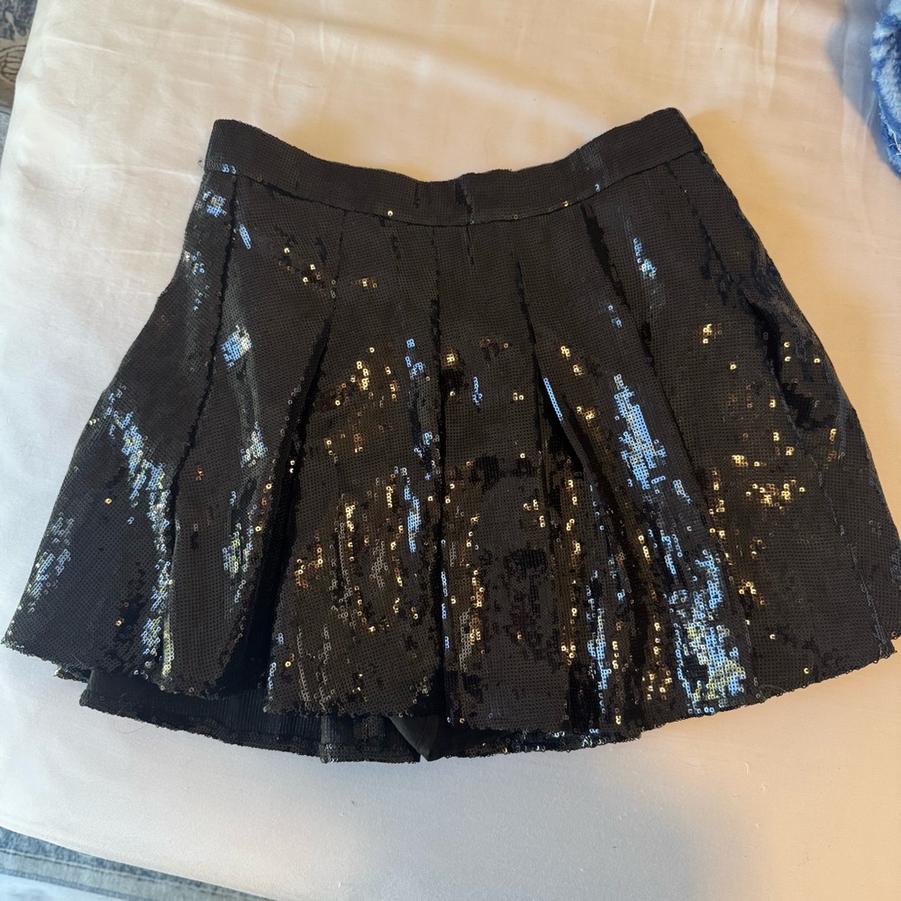 BRAND NEW QUEEN OF SPARKLE SEQUIN SKORK